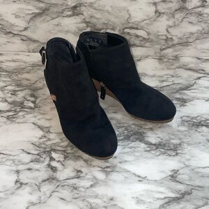 Dr. Scholl’s black suede wedge booties